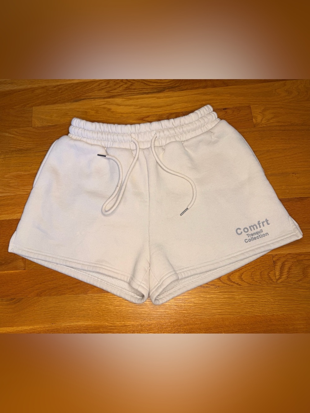 Comfrt Tranquil Collection Cream Fleece Sweat Shorts Size Medium